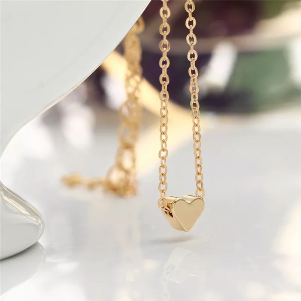 Minimalist Cute Mini Heart Simple Charm Necklace - Picture 7 of 10